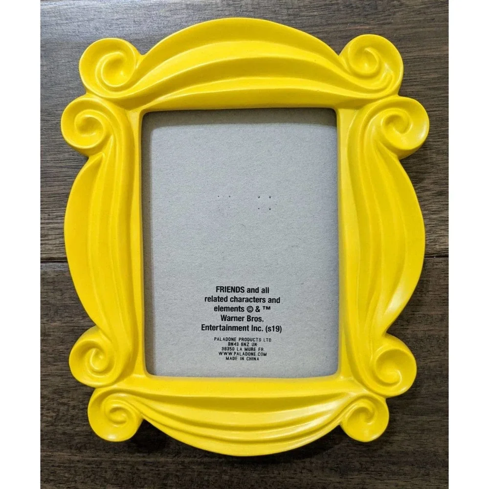 New friends tv show peep frame multi use photo picture frame door